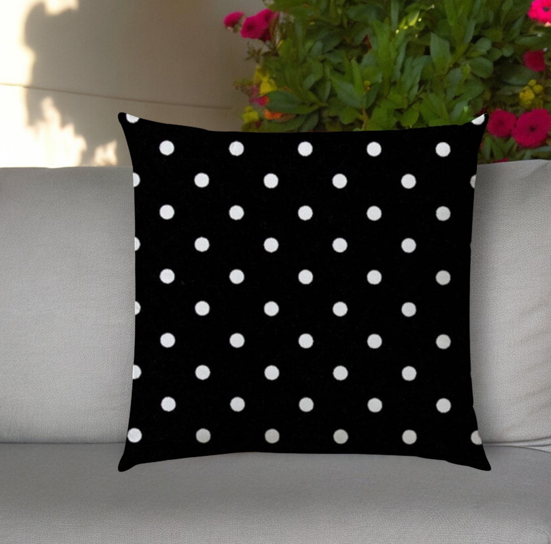 17" Black and White Dots Indoor Outdoor